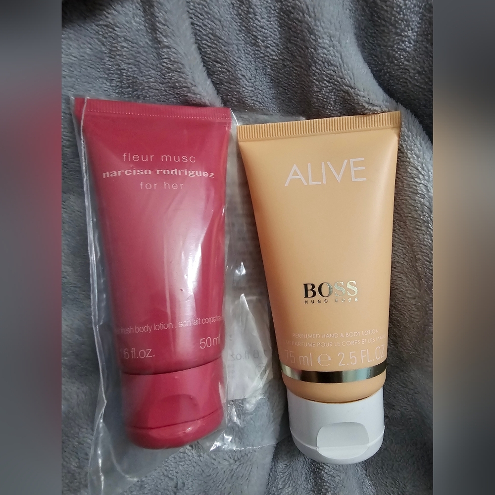 Lot of 2 - Women's Grooming Products - Travel Size